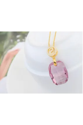Collier pendentif rose magnifique pour soirée avec chaîne dorée