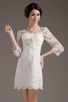 Robe de gala blanche dentelle orné de fleurs avec manche transparente